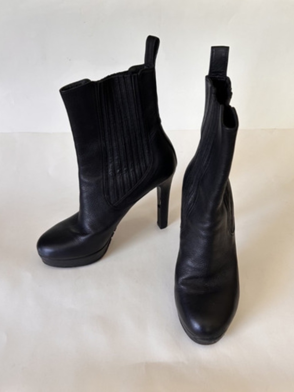 GUCCI Women's Black Leather Chelsea Ankle Boots Size 9 (US) 269699
